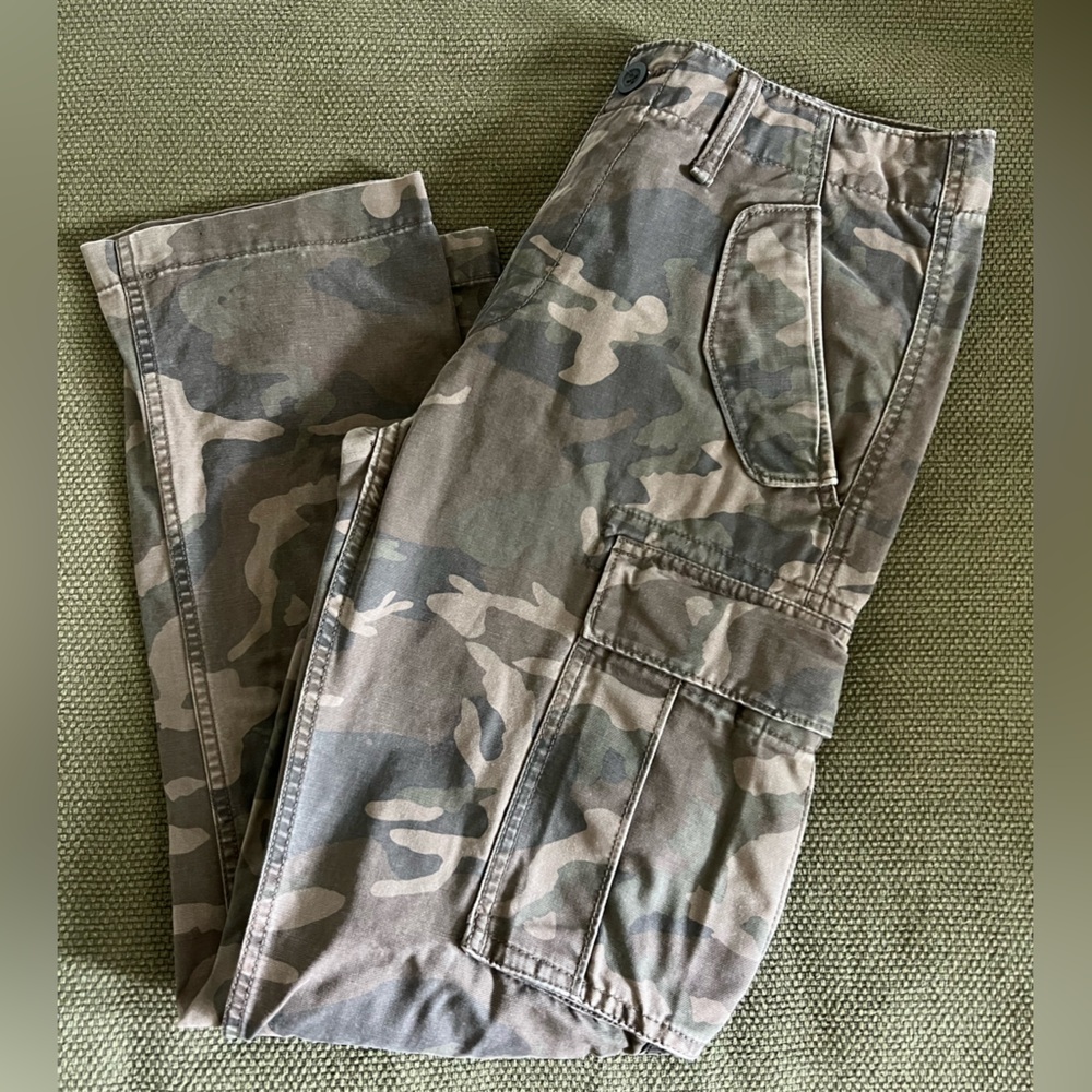 Old Navy Camouflage Straight Leg Pants - Picture 3 of 6